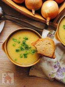 zupa cebulowa z grzankami