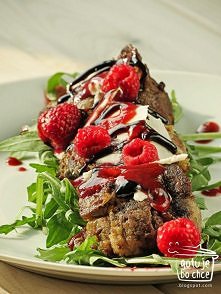 Usuń spacje przed i po kropkach aby zobaczyć przepis. gotujebochce . blogspot . com/2014/04/saatka-z-watrobka-i-sosem-malinowo.html