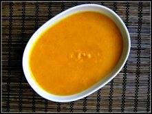 Zupa krem z dyni z imbirem i mlekiem kokosowym