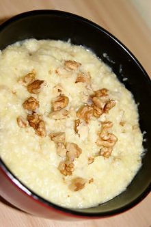 OWSIANKA Z KASZA JAGLANĄ
* 3 łyżki kaszy jaglanej przepłukanej wcześniej wodą
* 1-2 łyżki płatków owsianych (w książce są jęczmienne)
* łyżeczka masła
* 2-3 łyżeczki wiórków kok...