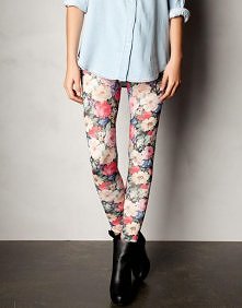 legginsy w kwiaty