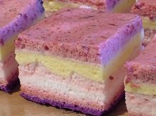 Pianki owocowe

Składniki:
4 jajka (240g)
woda (300ml)
cukier (60g)
żelatyna (30g)
kolorowe owoce lub dżemy owocowe
Przygotowanie:
Przygotowujemy blaszkę o wymiarach 15x30cm (lu...