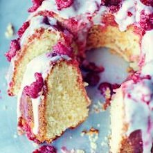 Babka cytrynowa z wanilią i malinowym lukrem



Składniki:

• 4 jajka (duże L), świeże i ogrzane w temp. pokojowej
• 200 g masła
• skórka i sok z 1/2 cytryny
• skórka i sok z 1 ...