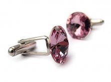 Szykowne spinki do mankietów połyskujące blaskiem przepięknie załamujących światło, 14-milimetrowych kryształów Swarovskiego o szlifie Rivoli w delikatnym, pastelowym różu Light...