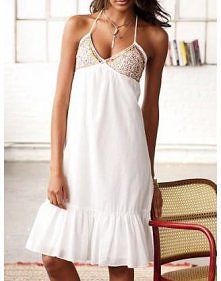 Skoro najpiękniejsze i najseksowniejsze kobiety świata promują te właśnie ubrania, nie mogą być one przeciętne. Mowa o ciuszkach z katalogu Victoria's Secret...Wydają się b...