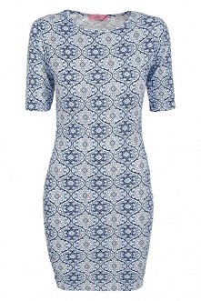 Sukienka niebieska w stylu gwiazd