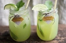 Picie zdrowych napojów domo...