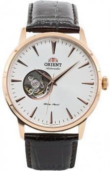 Klasyczny zegarek marki Orient. Okienko na tarczy pokazuje środek mechanizmu.