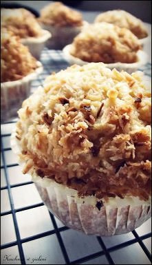 Kokosowe muffiny z Princessą
Za kokosową Princessą

 nigdy nie przepadałam. W sumie nie wiedzieć czemu. Ale te muffiny mnie po prostu urzekły. Pyszne, mocno kokosowe. Dla wszyst...