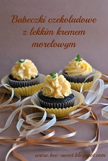 Babeczki czekoladowe z lekkim kremem morelowym