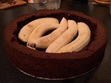 Składniki na spód

150 g gorzkiej czekolady

100 g masła

3 jajka

100 g mąki

łyżka mąki ziemniaczanej

3 łyżeczki proszku do pieczenia

120 g brązowego cukru

 

Czekoladę roz...