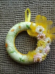 wieniec np. na drzwi - robiony metodą decoupage :)