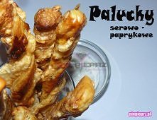 Paluchy serowo-paprykowe z ciasta francuskiego, z sosem :)