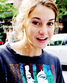 Shailene :) Druga Jennifer :)