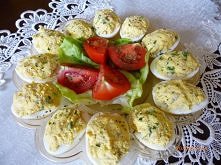 Jajka faszerowane pieczarkami- przepis na kuchnianacodzien.pl
Zapraszam!:)