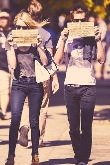 Em i Andy widząc, że czatuj...