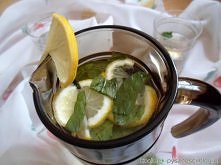 Woda z miętą i cytryną- świetny sposób na ożeźwienie a na upalne dni z dodatkiem kostek lodu.
Ja uwielbiam i piję praktycznie cały czas!