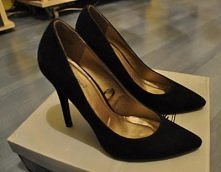 perełka z ciucholandu, a co najlepsze nie używane i za nie całe 20 zł :)