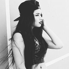 Jesteśmy przestrzenią dla świata. Ludzie uczą nas uczuć.