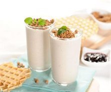 Koktajl bananowy z otrębami porzeczkowymi :)