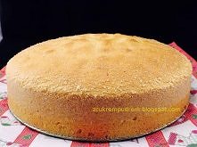 biszkopt - przepis bazowy (podwójnie rzucany)

 4 jaja
130 gramów mąki pszennej tortowej
130 gramów mąki ziemniaczanej
2 łyżeczki proszku do pieczenia ( 1 pełna, druga płaska)
2...