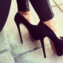 Kooocham wysokie szpilki <3 !