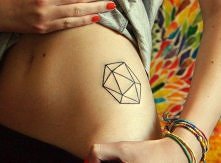 geometryczny tatuaż