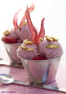 Lody różane z tofu i mleka kokosowego
Składnik na 4 porcje po 3 gałki :

1 opakowanie tofu( 290 g )
Mleko kokosowe 250 ml
1 opakowanie (małe) cukru waniliowego
5-6 łyżek konfitu...