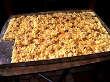 Kruchy placek z serkiem naturalnym i gruszką