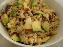 Kasza jaglana z awokado, jabłkiem i suszoną śliwką