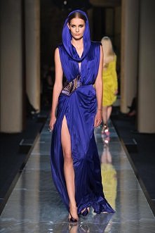 kolor i rozcięcie <3



Versace Spring Summer 2014