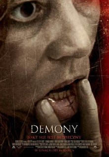 Isabell stara się pomóc matce, która została opętana przez demony.