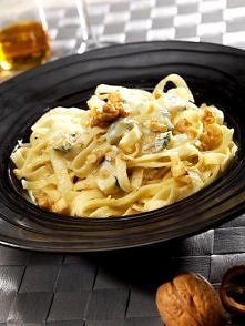 Makaron domowy z kuskusu z gorgonzolą i orzechami włoskimi :)