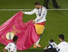 Sergio :)

Wielkie gratulacje dla bohatera wczorajszego meczu. To on, swoim pięknym golem, podbudował resztę drużyny na duchu i pomógł im sięgnąć po zwycięstwo :)

Hala Madrid!