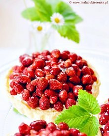 Tartaletki z poziomkami na cieście francuskim