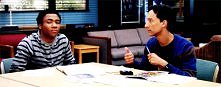 Community, genialny i niedoceniony serial (gif)