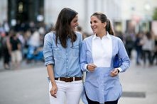 Magiczna 13
Modowe sztuczki bez, których nie będziecie umiały się obejść!
5. Podwiń rękawy!
Niby nic wielkiego, a daje fantastyczny efekt. Bez skomplikowanych uzasadnień, teorii...