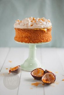 CIASTO CYTRYNOWE Z LEMON CURD I MARAKUJĄ.