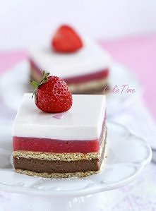 torcik truskawkowo-nutellowy bez pieczenia