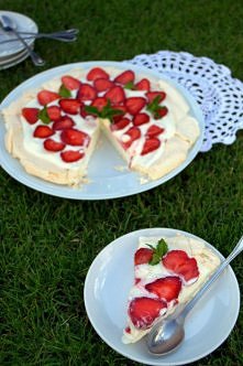 dietetyczny deser- beza z kremem i świeżymi owocami- po przepis kliknij w zdjęcie