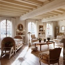 Bardzo klimatyczny salon. Kochamy wnętrza które mają swój niepowtarzalny indywidualny charakter, przesiąknięty upodobaniami i osobistymi preferencjami domowników. To wnętrze wła...