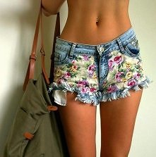 Dajcie mi takie ciało i takie szorty *.*