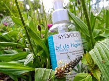 intymnie. Ty dla mnie i przy mnie. 

Jak mawiała moja babcia:"myjcie się dziewczyny, bo nie znacie dnia, ani godziny" A czym?