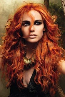 Rude włosy i ciemne brwi. Podoba się Wam?