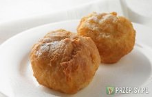 Potrzebne będę lody o dowolnym smaku, łyżka do lodów, roztrzepane jajko i płatki orzechowe lub migdałowe. Kulkę lodów zanurzamy w jajku, a potem w panierce. Czynność powtarzamy ...