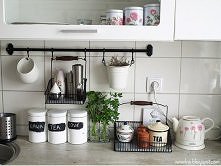 Czarna szyna w kuchni