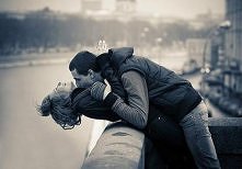 Dlaczego minuty bez Ciebie.. stają się długimi... godzinami...? Dlaczego gdy Ciebie nie ma.. tak trudno mi się uśmiechnąć..? Dlaczego czas tak szybko mija... gdy rozmawiam z Tob...