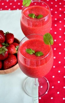 Smoothie truskawkowo- miętowe