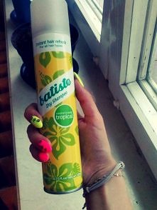 Używa ktoś szamponów firmy batiste?  Ja postanowiłam dzisiaj kupić i nosić przy sobie. Zobaczymy jak sie sprawdzi ;) a Wy co o nim myślicie?  Polecacie? A może są jakieś lepsze?