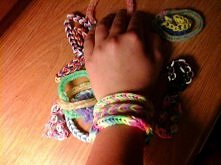 Kto umie bransoletki LOOM BANDS